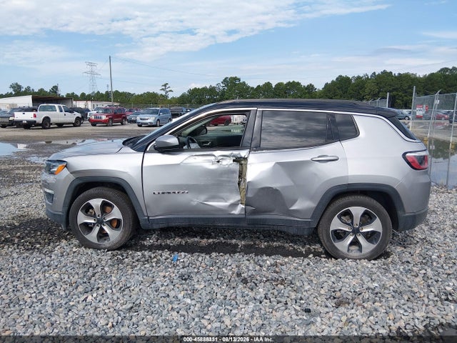 3C4NJCBBXJT165724 Jeep Compass Latitude Fwd