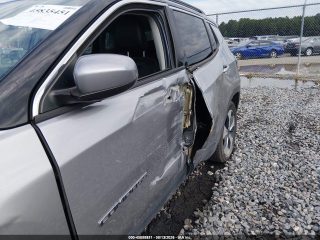 3C4NJCBBXJT165724 Jeep Compass Latitude Fwd