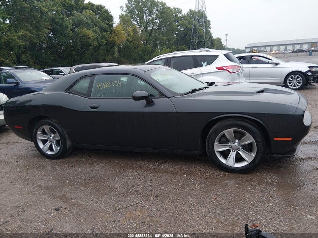 45888334 :رقم المزاد ، 2C3CDZAG2GH275977 vin ، 2016 Dodge Challenger Sxt مزاد بيع