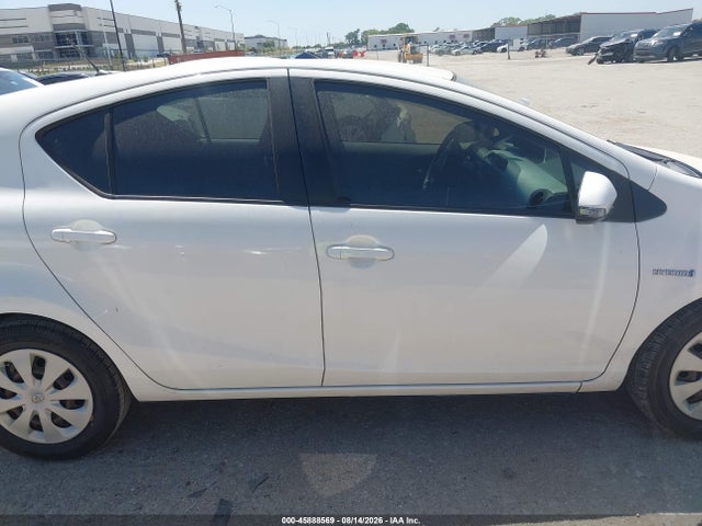 45888569 :رقم المزاد ، JTDKDTB39C1010479 vin ، 2012 Toyota Prius C Two مزاد بيع