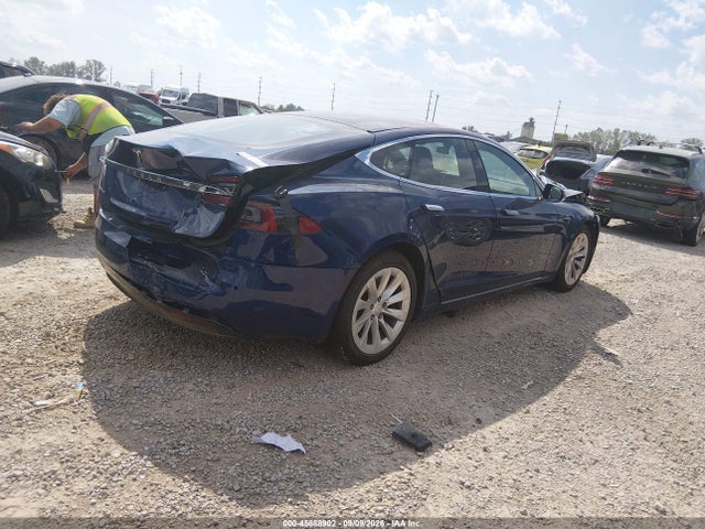 Tesla Model S 100d/60d/75d/90d/p100d 2017 5YJSA1E26HF186095 Image 4