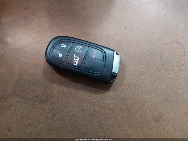 1C4PJMLXXKD118063 Jeep Cherokee Latitude Plus 4x4