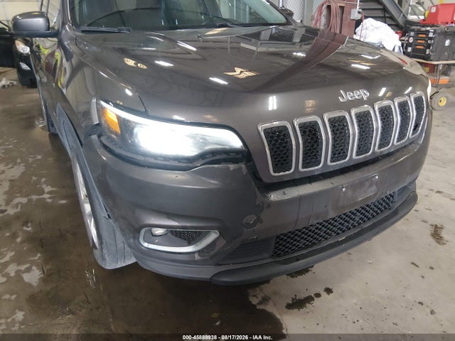 1C4PJMLXXKD118063 Jeep Cherokee Latitude Plus 4x4
