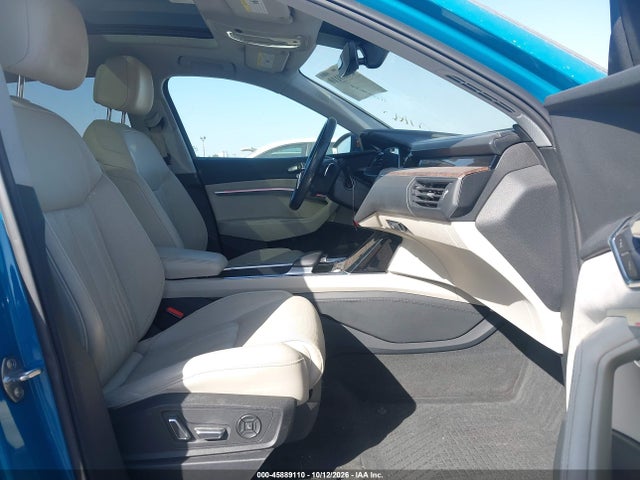 Продаж на аукціоні авто 2019 Audi E-tron Premium Plus, vin: WA1VABGE0KB013140, номер лоту: 45889110