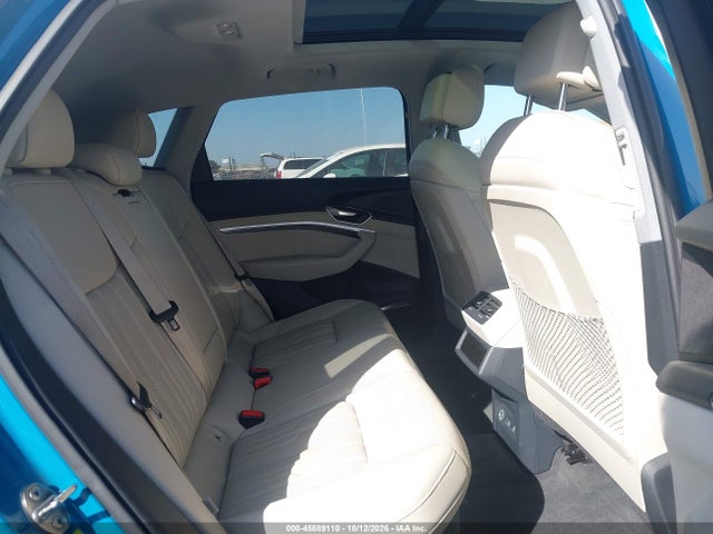 Продаж на аукціоні авто 2019 Audi E-tron Premium Plus, vin: WA1VABGE0KB013140, номер лоту: 45889110