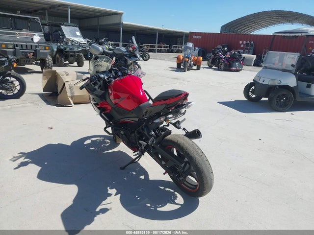 Kawasaki EX400 2023 JKAEXKG11PDAM5301 Image 3