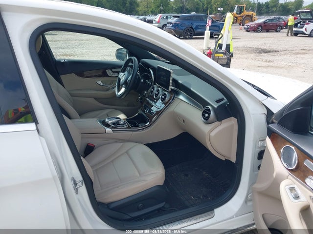 Продаж на аукціоні авто 2015 Mercedes-benz C 300 4matic, vin: 55SWF4KB6FU003427, номер лоту: 45889195