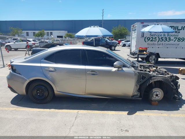 Lexus IS 200T 2016 JTHBA1D21G5026478 Image 13