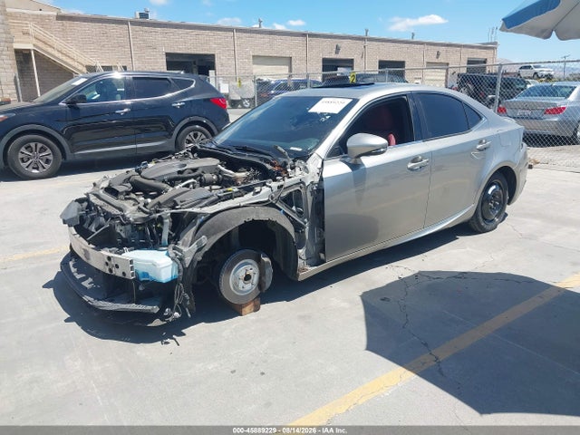 Lexus IS 200T 2016 JTHBA1D21G5026478 Image 2