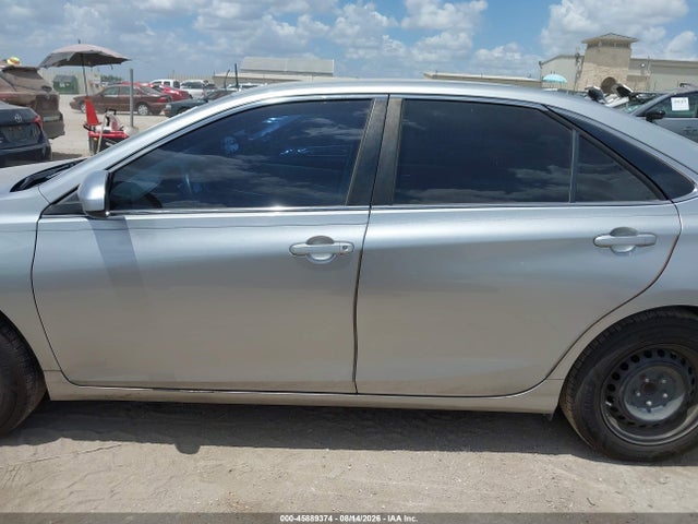2016 Toyota Camry Le მანქანა იყიდება აუქციონზე, vin: 4T4BF1FK2GR533610, აუქციონის ნომერი: 45889374