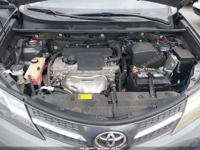 JTMZFREVXFD055426 Toyota RAV4 LE