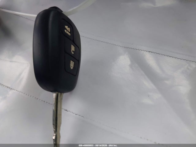 JTMZFREVXFD055426 Toyota RAV4 LE
