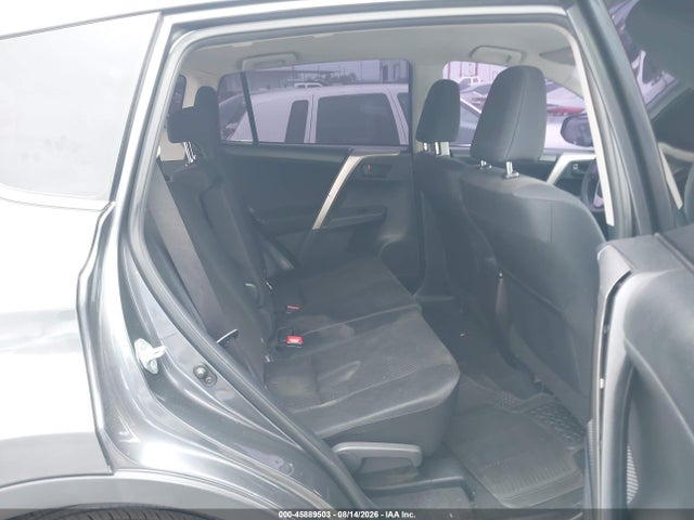 JTMZFREVXFD055426 Toyota RAV4 LE