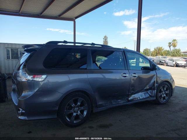 5TDXK3DC9FS641703 Toyota Sienna Se 8 Passenger