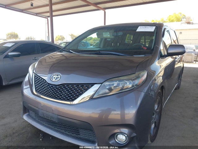 5TDXK3DC9FS641703 Toyota Sienna Se 8 Passenger