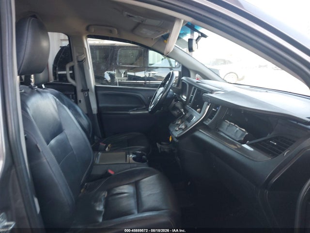5TDXK3DC9FS641703 Toyota Sienna Se 8 Passenger