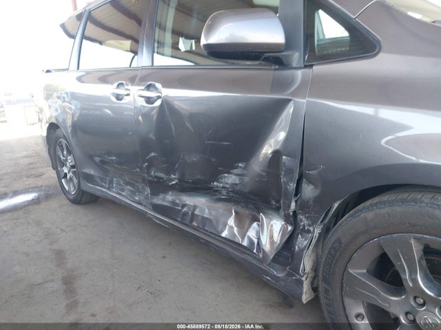 5TDXK3DC9FS641703 Toyota Sienna Se 8 Passenger