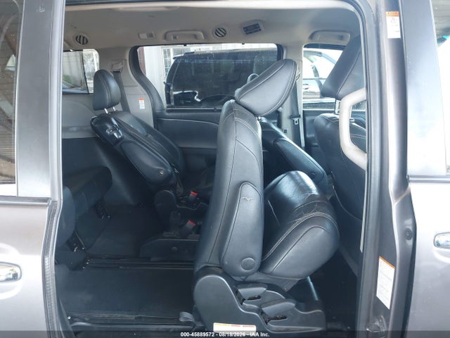 5TDXK3DC9FS641703 Toyota Sienna Se 8 Passenger