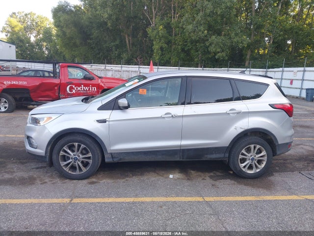 Продаж на аукціоні авто 2019 Ford Escape Se, vin: 1FMCU0GD3KUB30792, номер лоту: 45889621