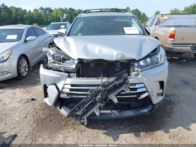 Toyota Highlander Limited Platinum 2018 5TDDZRFH9JS823310 Image 11