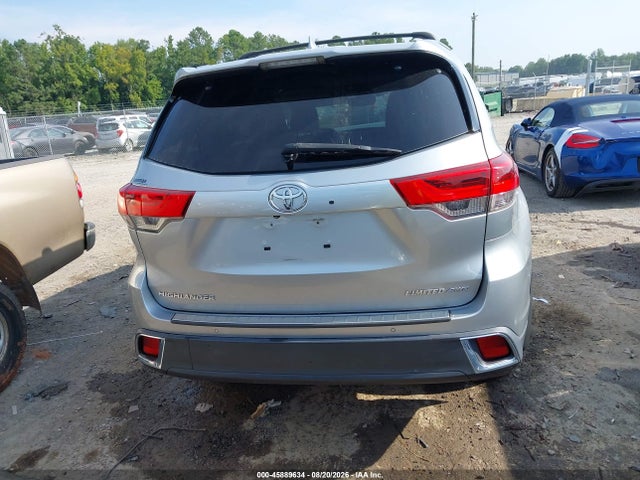 Toyota Highlander Limited Platinum 2018 5TDDZRFH9JS823310 Image 15