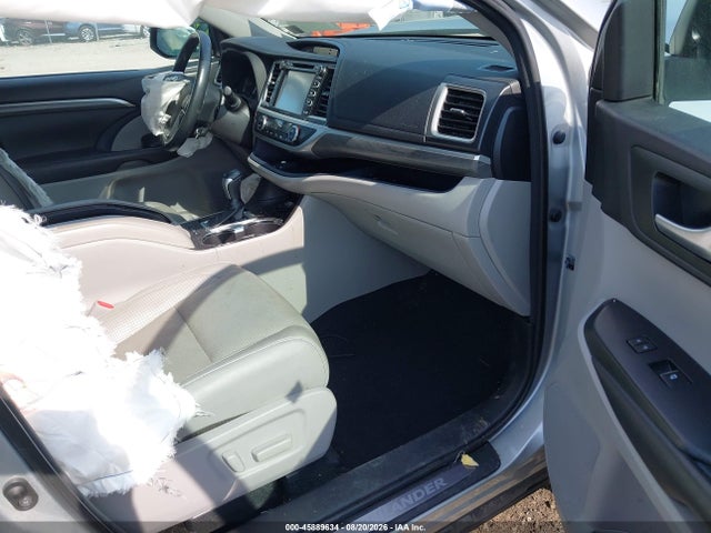 Toyota Highlander Limited Platinum 2018 5TDDZRFH9JS823310 Image 5