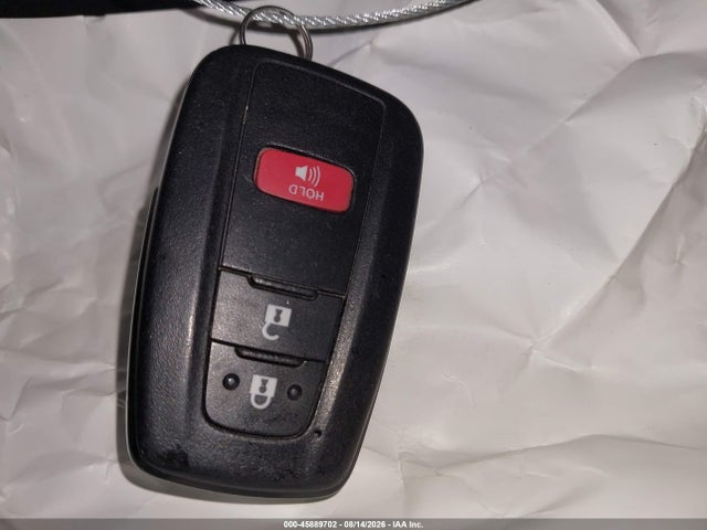Toyota C-HR XLE 2019 JTNKHMBX1K1018020 Image 11