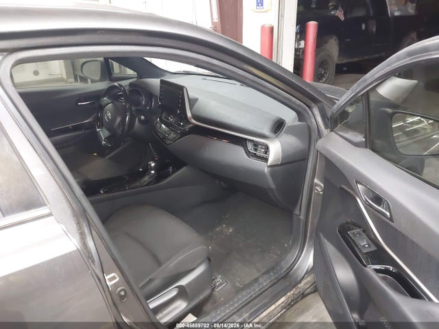 Toyota C-HR XLE 2019 JTNKHMBX1K1018020 Image 5