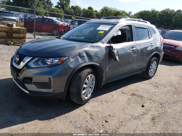 2017 Nissan Rogue Sv მანქანა იყიდება აუქციონზე, vin: JN8AT2MV7HW016979, აუქციონის ნომერი: 45889876