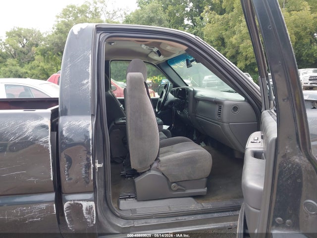 Продажа на аукционе авто 2005 Chevrolet Silverado 1500 Ls, vin: 1GCEC14T95Z332108, номер лота: 45889925