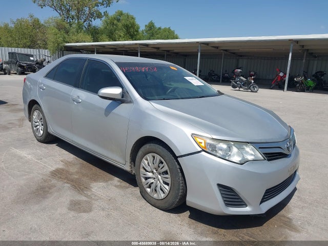 2014 Toyota Camry Le მანქანა იყიდება აუქციონზე, vin: 4T4BF1FK6ER380551, აუქციონის ნომერი: 45889938