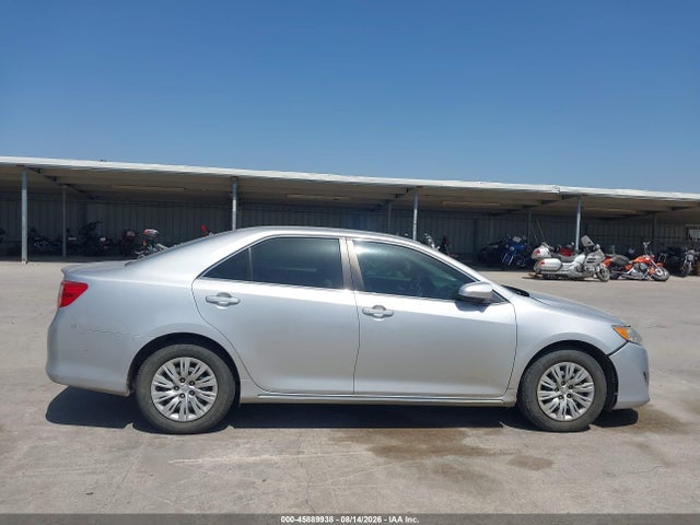 45889938 :رقم المزاد ، 4T4BF1FK6ER380551 vin ، 2014 Toyota Camry Le مزاد بيع