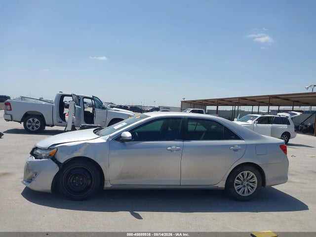 45889938 :رقم المزاد ، 4T4BF1FK6ER380551 vin ، 2014 Toyota Camry Le مزاد بيع