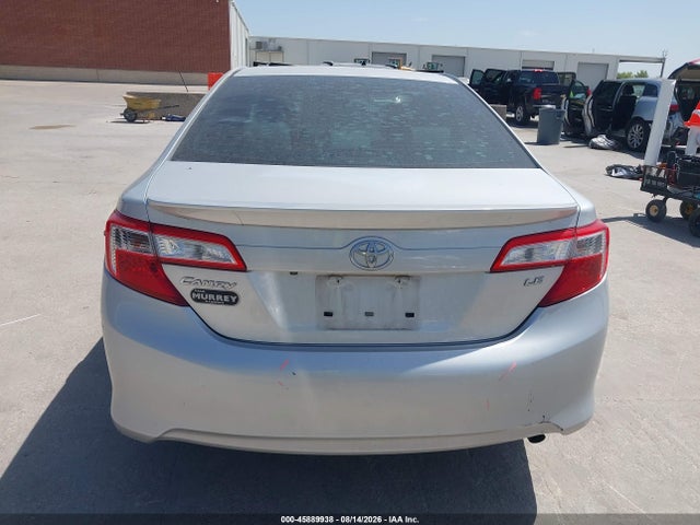 45889938 :رقم المزاد ، 4T4BF1FK6ER380551 vin ، 2014 Toyota Camry Le مزاد بيع