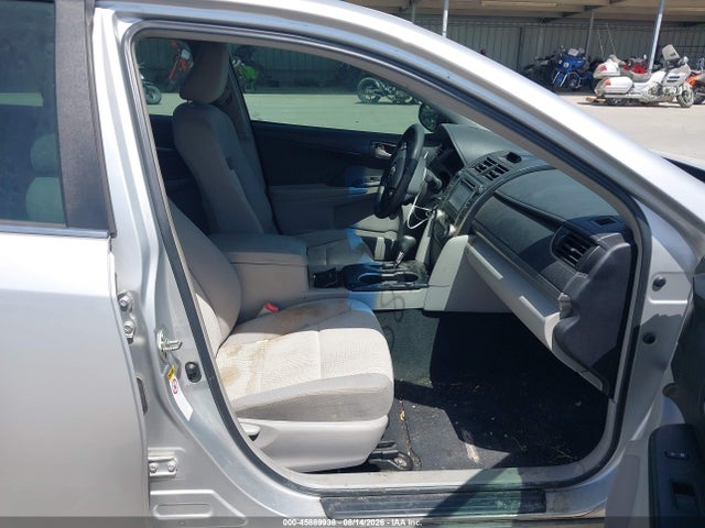 45889938 :رقم المزاد ، 4T4BF1FK6ER380551 vin ، 2014 Toyota Camry Le مزاد بيع