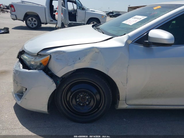 45889938 :رقم المزاد ، 4T4BF1FK6ER380551 vin ، 2014 Toyota Camry Le مزاد بيع
