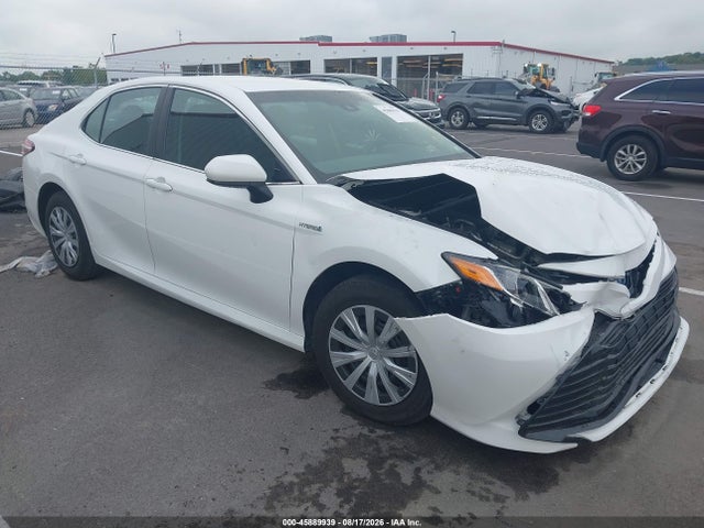 2018 Toyota Camry Hybrid Le მანქანა იყიდება აუქციონზე, vin: 4T1B31HK6JU506384, აუქციონის ნომერი: 45889939