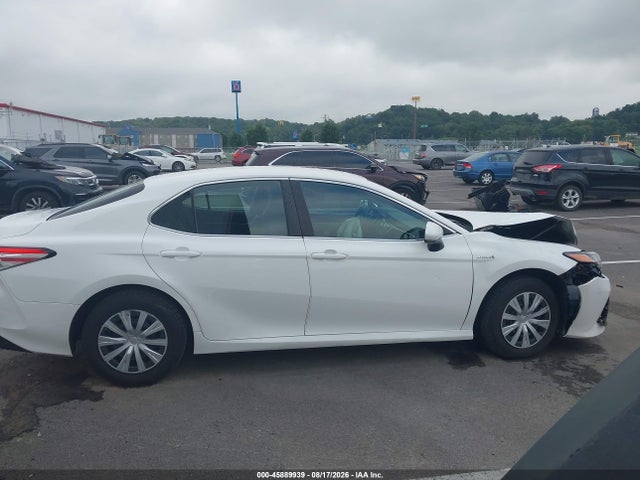 2018 Toyota Camry Hybrid Le მანქანა იყიდება აუქციონზე, vin: 4T1B31HK6JU506384, აუქციონის ნომერი: 45889939