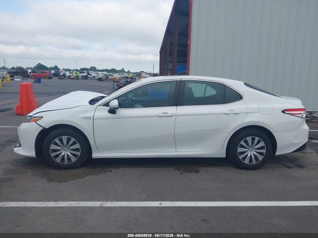 2018 Toyota Camry Hybrid Le მანქანა იყიდება აუქციონზე, vin: 4T1B31HK6JU506384, აუქციონის ნომერი: 45889939