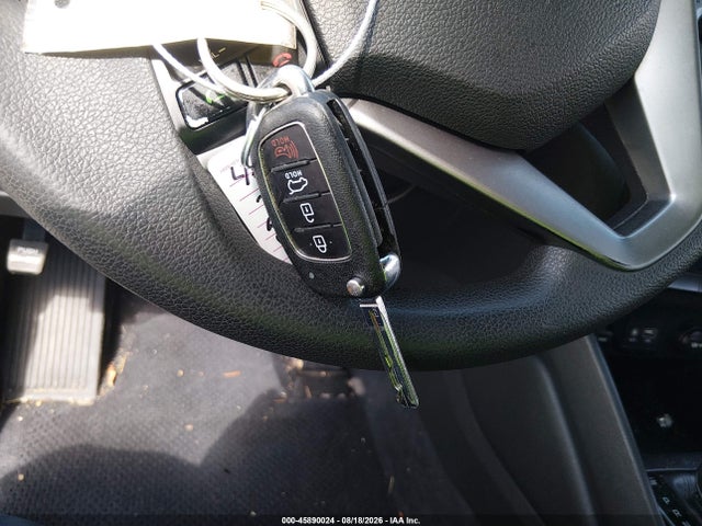 Продажа на аукционе авто 2017 Hyundai Tucson Se, vin: KM8J23A44HU402444, номер лота: 45890024