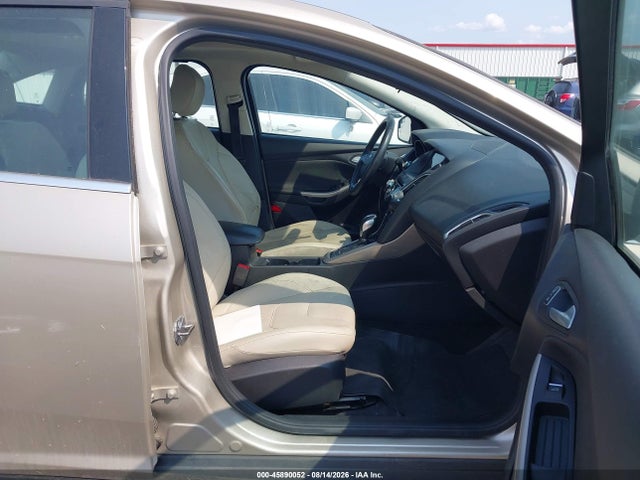 1FADP3J29HL288292 Ford Focus Titanium