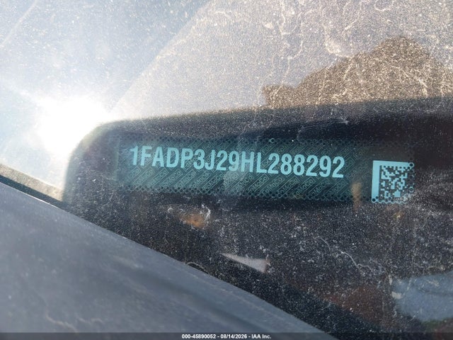 1FADP3J29HL288292 Ford Focus Titanium