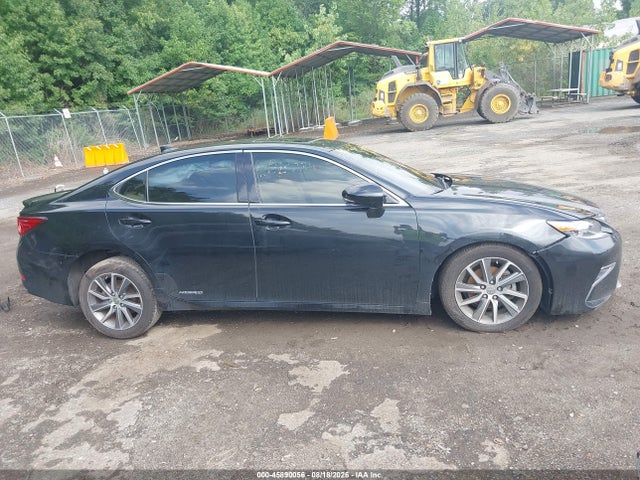 45890056 :رقم المزاد ، JTHBW1GG3H2142793 vin ، 2017 Lexus Es 300h مزاد بيع