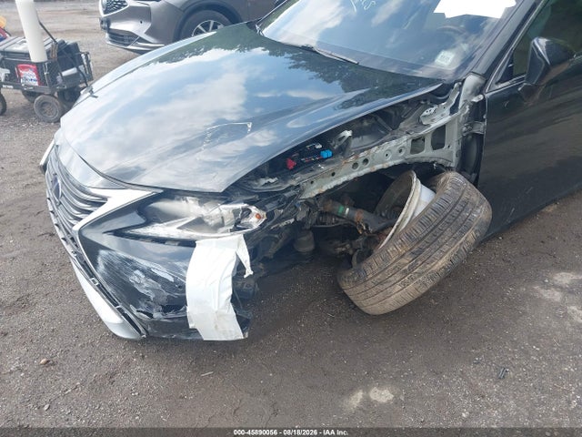 45890056 :رقم المزاد ، JTHBW1GG3H2142793 vin ، 2017 Lexus Es 300h مزاد بيع
