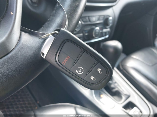 45890061 :رقم المزاد ، 1C4PJLLX5KD429233 vin ، 2019 Jeep Cherokee Latitude Plus Fwd مزاد بيع