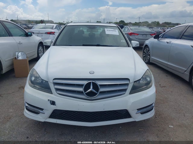 Продажа на аукционе авто 2013 Mercedes-benz C 300 Luxury 4matic/sport 4matic, vin: WDDGF8AB2DR293421, номер лота: 45890066