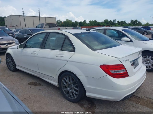 Продажа на аукционе авто 2013 Mercedes-benz C 300 Luxury 4matic/sport 4matic, vin: WDDGF8AB2DR293421, номер лота: 45890066