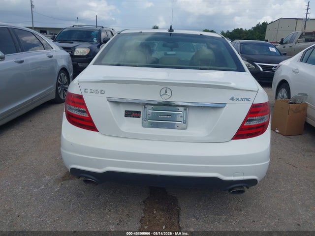 Продажа на аукционе авто 2013 Mercedes-benz C 300 Luxury 4matic/sport 4matic, vin: WDDGF8AB2DR293421, номер лота: 45890066