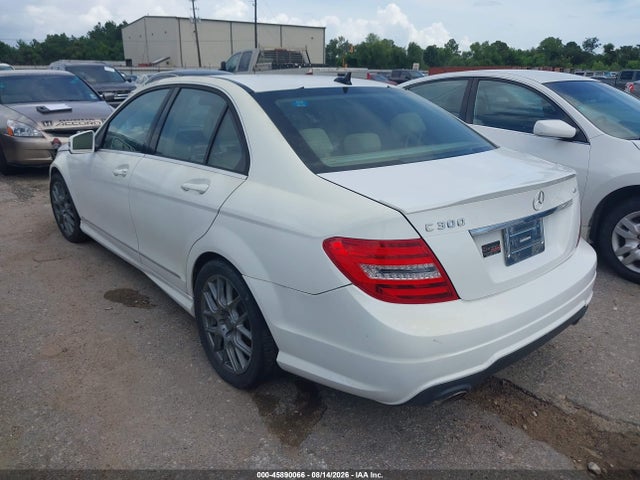 Продажа на аукционе авто 2013 Mercedes-benz C 300 Luxury 4matic/sport 4matic, vin: WDDGF8AB2DR293421, номер лота: 45890066