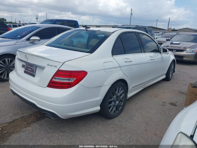 Продажа на аукционе авто 2013 Mercedes-benz C 300 Luxury 4matic/sport 4matic, vin: WDDGF8AB2DR293421, номер лота: 45890066
